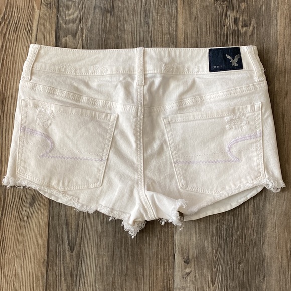 American Eagle Outfitters White Distressed Denim Shorts - Picture 2 of 4